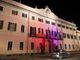 FOTO e VIDEO. Una nuova luce illumina Palazzo Estense. Acceso l'impianto di valorizzazione del municipio