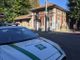 Ubriaco alla guida si schianta con l'auto: denunciato e multato dalla polizia locale