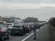 FOTO. Traffico in tilt in A8 dopo l'incidente, automobilisti bloccati: «Aspettiamo da quasi due ore»