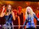 Clara duetta con Ivana Spagna sul palco di Sanremo. Fischi dall'Ariston a Geolier con il medley “Strade” che trionfa nella serata dei duetti