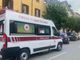 Un diciottenne discute per una sigaretta, poi ferisce un giovane con un coltellino e minaccia due ragazze