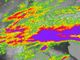 Le cartine con tutti i fulmini (sopra) e la grandine (foto sotto nella gallery) delle ultime 24 ore postate da MeteoSvizzera. «In alcune zone più di 100 fulmini su 5 chilometri quadrati con chicchi di grandine fino a 6 cm e più»