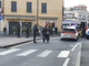 Gallarate, investe padre e bambina di tre anni e scappa: automobilista rintracciato