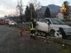 FOTO. Mesenzana, auto esce di strada e abbatte una recinzione