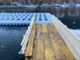 La passerella porterà i pattinatori sulla pista in mezzo al lago nel golfo di Omegna