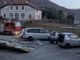 FOTO. Tetto in lamiera di un piccolo capannone divelto dal vento a Cuvio: danneggiata un'auto parcheggiata