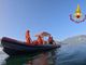 Lago Maggiore: sessantenne ritrovato in acqua in ipotermia aggrappato a un tronco