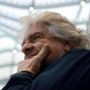Beppe Grillo, il ritorno sul blog : "Politici? Come zombie nei palazzi"