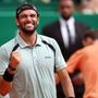 Berrettini travolge Medvedev a Montecarlo e si 'scusa' con... Carlo Verdone. Cos'è successo