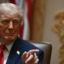 Trump torna ad attaccare il Papa: "Qualcuno gli spieghi che il sindaco di Chicago è inutile e che l'Iran non può avere l'arma nucleare"