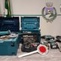 Gli arnesi da scasso sequestrati dalla polizia locale di Vergiate