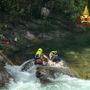 Verbano Cusio Ossola, scivola nel fiume San Bernardino e viene trascinato dalla corrente: salvato un 32enne