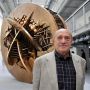 «Un artista eccezionale e visionario»: il cordoglio di Regione Lombardia per Arnaldo Pomodoro