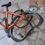 Le due bici coinvolte nell'incidente