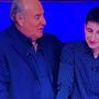 Gerry Scotti saluta il campionissimo di Varese, Andrea Siciliano, che ha accompagnato per sette serate l'edizione da record della Ruota della fortuna su Canale 5