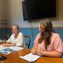 L'assessore Reguzzoni e la dottoressa Orlandi in conferenza stampa a Palazzo Gilardoni