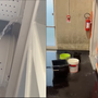 Infiltrazione dal tetto e conseguenze a terra: il palazzetto dello sport è andato a mollo