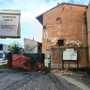 Edificio fatiscente a Villa Cortese, botta e risposta tra opposizione e sindaco