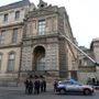 Colpo clamoroso al Louvre: rubati i gioielli di Napoleone, tutto in 7 minuti
