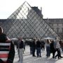 Furto al Louvre, procura Parigi annuncia 5 nuovi arresti