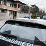 I carabinieri davanti alla casa di via Montello