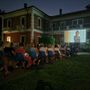 Villa Calcaterra torna a offrire il cinema sotto le stelle Villa Calcaterra torna a offrire il cinema sotto le stelle