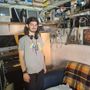 Andrea Caronno nel garage trasformato in laboratorio