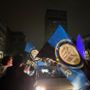 I tifosi interisti festeggiano lo scudetto a Busto lo scorso aprile (foto d'archivio)