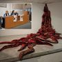 Una delle opere che saranno esposte nelle sale gemelle del Museo del Tessile. Nel riquadro, da sinistra, Erika Montedoro, Manuela Maffioli e Mimmo Totaro