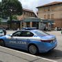 La Polizia locale ha condotto l'uomo al Pronto soccorso di Busto Arsizio