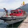 Imbarcazione affonda nel Lago Maggiore, due giovani soccorse dai vigili del fuoco