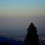 Cappa di foschia e afa dovuta all'anticiclone africano sulla provincia di Varese e sulla pianura padana vista dal Campo dei Fiori (Foto P.Valisa - Astrogeo)