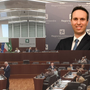 L'aula del Consiglio regionale e, nel riquadro, Giacomo Cosentino