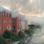 Brucia l'ex Stehli di Germignaga: fumo e fiamme dalle finestre dell'edificio