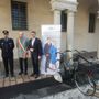 A Busto sedici nuove rastrelliere per le bici “a prova di ladro”. Grazie a Klm