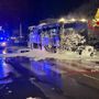 L'autobus in fiamme a Sesto San Giovanni e l'intervento dei vigili del fuoco