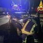 Perde il controllo dell'auto in via De Bustis e va a sbattere, soccorsi in azione
