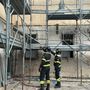 Operaio cade da un'impalcatura di una casa in ristrutturazione a Ispra: portato con l'elisoccorso al Circolo