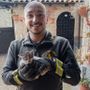 Gattino incastrato da due giorni nella canna fumaria: vigili del fuoco al lavoro per tre ore per liberarlo Gattino incastrato da due giorni nella canna fumaria: vigili del fuoco al lavoro per tre ore per liberarlo