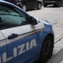 Cinque contro uno per una ragazza: pestaggio tra minorenni in centro a Busto
