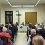 VIDEO. C'è una politica che fa l'en plein: tutti in parrocchia ad ascoltare Maffioli e Verga