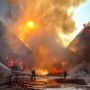 VIDEO e FOTO. In fiamme in un'azienda di trattamento rifiuti a Novate Milanese: ferito un operaio