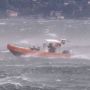 La motovedetta della Guardia Costiera sul lago di Como durante le raffiche di vento di ieri pomeriggio La motovedetta della Guardia Costiera sul lago di Como durante le raffiche di vento di ieri pomeriggio