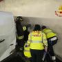 Un'immagine dell'incidente avvenuto ieri in galleria a Cardano al Campo sulla superstrada di Malpensa Un'immagine dell'incidente avvenuto ieri in galleria a Cardano al Campo sulla superstrada di Malpensa