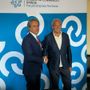 A sinistra il presidente della Camera di Commercio di Varese Mauro Vitiello, a destra il patron della Binda Renzo Oldani
