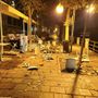 Il vandalismo compiuto stanotte in viale Italia a Sesto Calende Il vandalismo compiuto stanotte in viale Italia a Sesto Calende