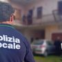 La polizia locale di Vergiate ritrova un'auto rubata e la restituisce al proprietario: «Era il mio regalo della pensione» La polizia locale di Vergiate ritrova un'auto rubata e la restituisce al proprietario: «Era il mio regalo della pensione»