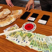 Quasi mezzo milione in contanti intercettati in dogana al Gaggiolo