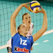 Anche il ricordo di Stefania Corna (foto dalla pagina della Federazione italiana Volley) guida questa iniziativa Anche il ricordo di Stefania Corna (foto dalla pagina della Federazione italiana Volley) guida questa iniziativa