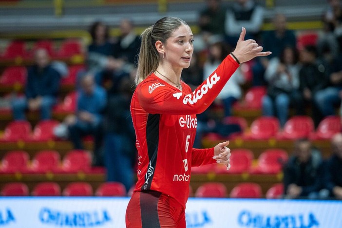 Silke Van Avermaet, con l'infortunio di Boldini sarà a tutti gli effetti la centrale belga la capitana della Uyba Silke Van Avermaet, con l'infortunio di Boldini sarà a tutti gli effetti la centrale belga la capitana della Uyba